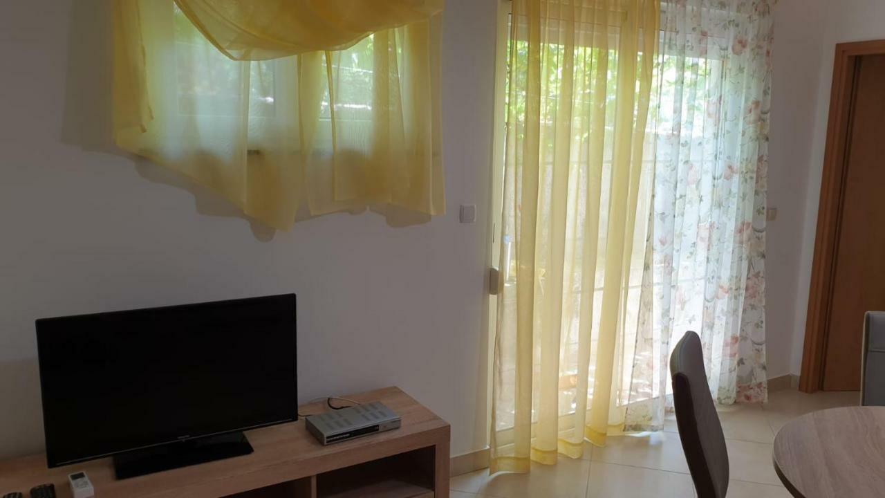 Apartmani Slavica Rab Town Exterior photo